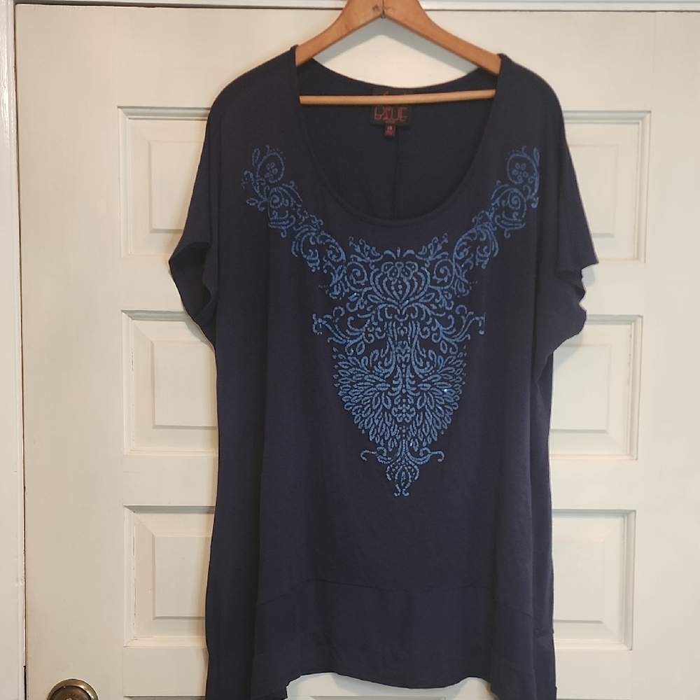 French Blue Woman 1X NAVY BLUE Capped Sleeves Loose Fit Top With Fabric Designs